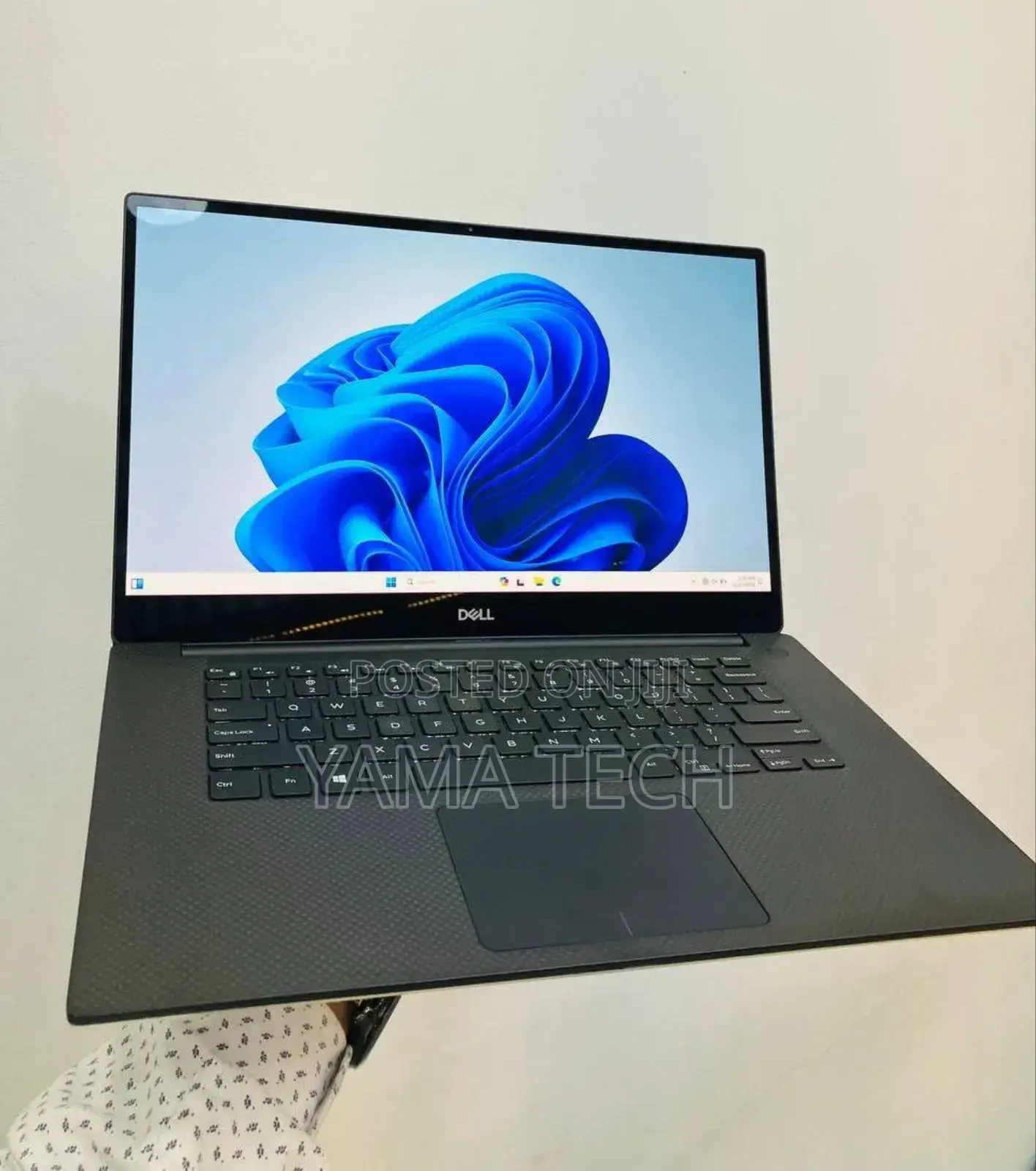 New Laptop Dell XPS 15 16GB Intel Core I9 SSD 1T