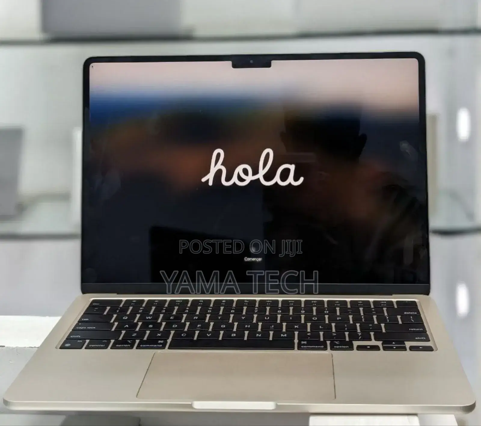 New Laptop Apple MacBook Air 2024 M3 13-Inch 8GB Apple M3 SSD 256GB