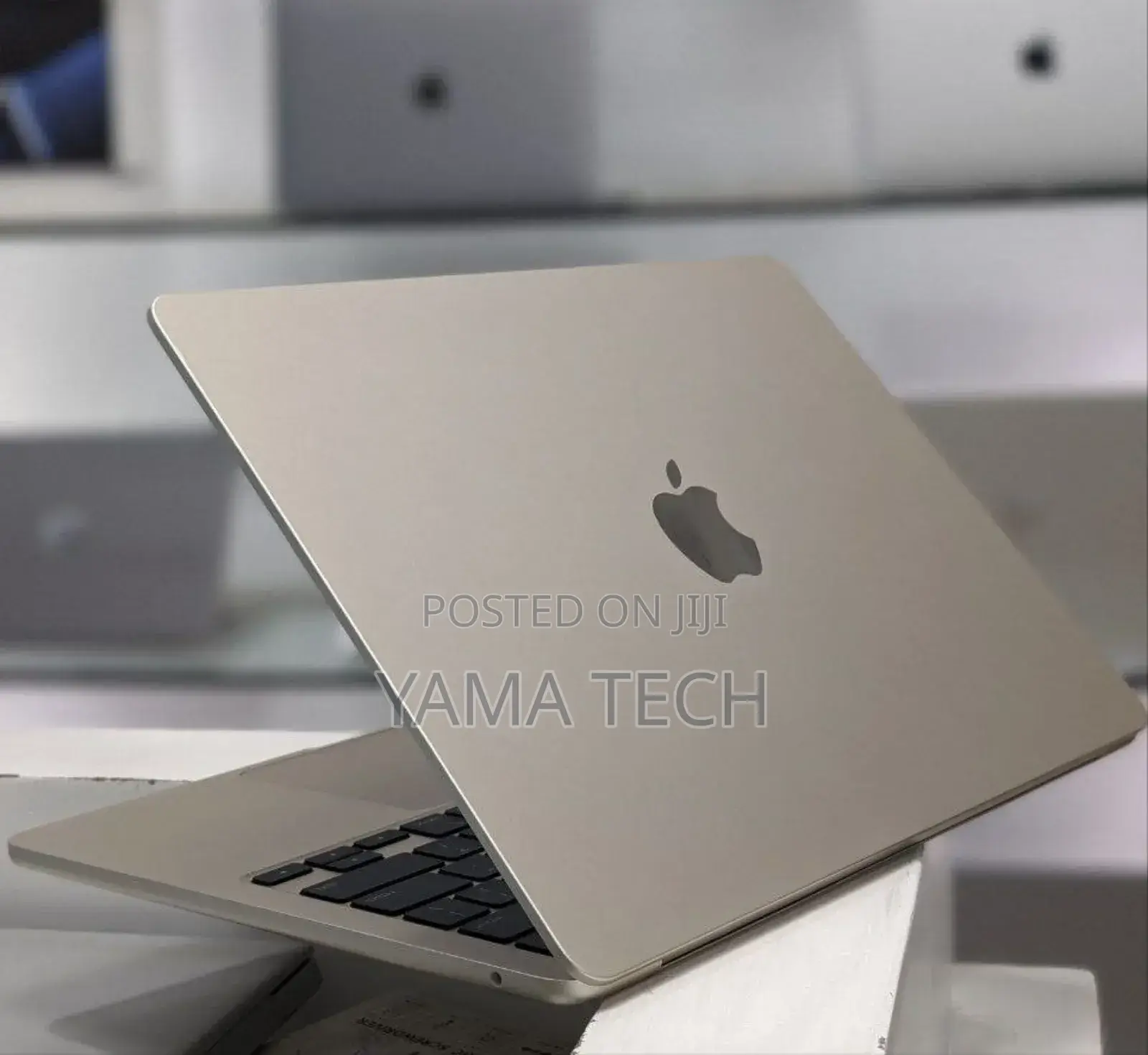 New Laptop Apple MacBook Air 2024 M3 13-Inch 8GB Apple M3 SSD 256GB