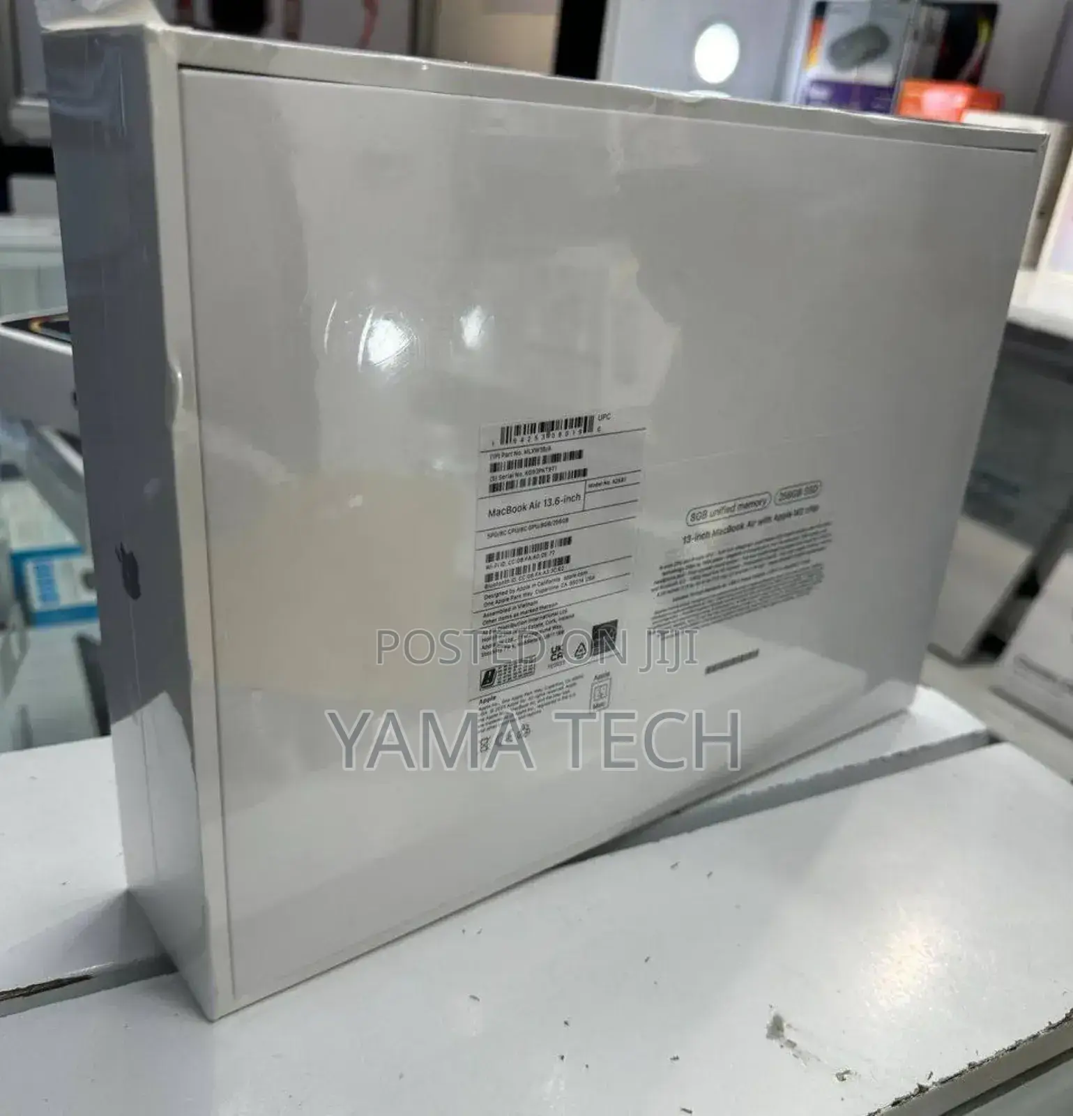 New Laptop Apple MacBook Air 2024 M3 13-Inch 8GB Apple M3 SSD 256GB