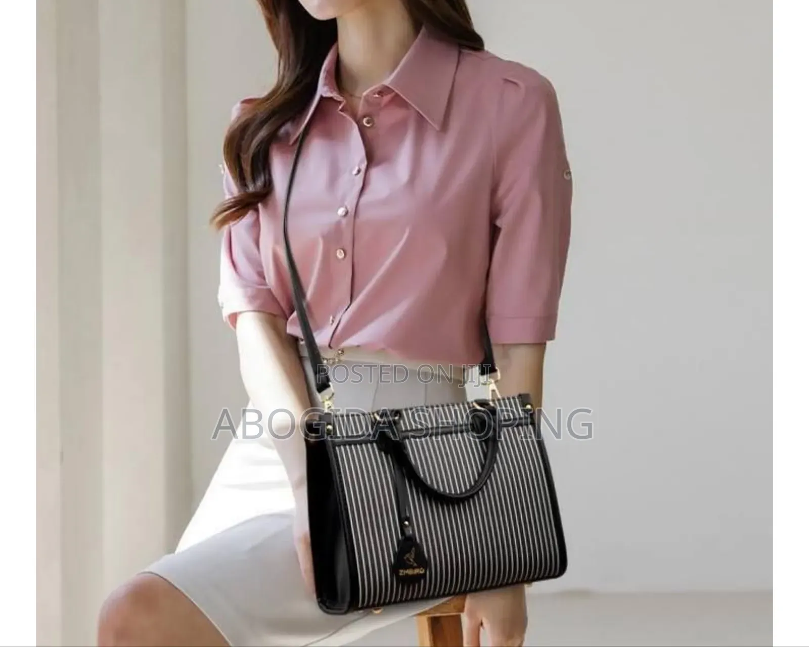 Chic and Elegant Handbag for Modern Women
