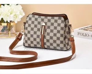 Sophisticated Women’S Handbag for Daily Glam