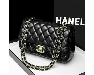 Photo - Trendy Women’S Handbag With Elegant Touch