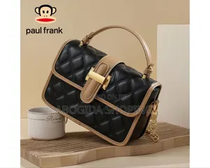 Photo - Sophisticated Women’S Handbag With Bold Details