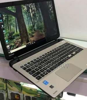 New Laptop Toshiba Satellite L555 4GB Intel Core I3 HDD 500GB