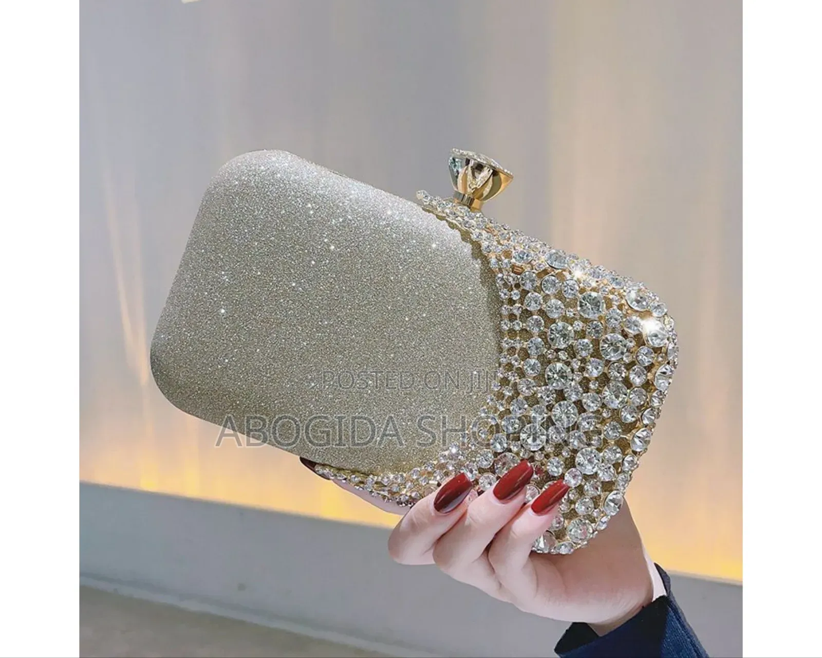 Luxury Handbag With a Contemporary Edge