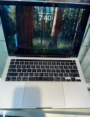 Photo - New Laptop Apple MacBook Pro 2022 M2 8GB Apple M2 SSD 256GB