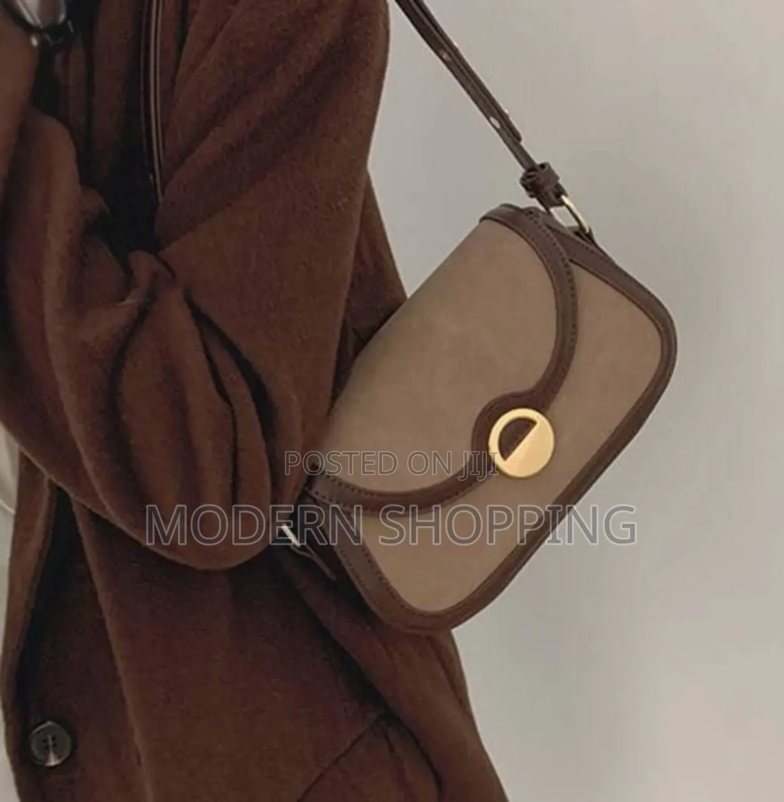 Timeless Elegance: Classic Leather Handbag