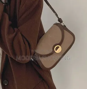 Photo - Timeless Elegance: Classic Leather Handbag