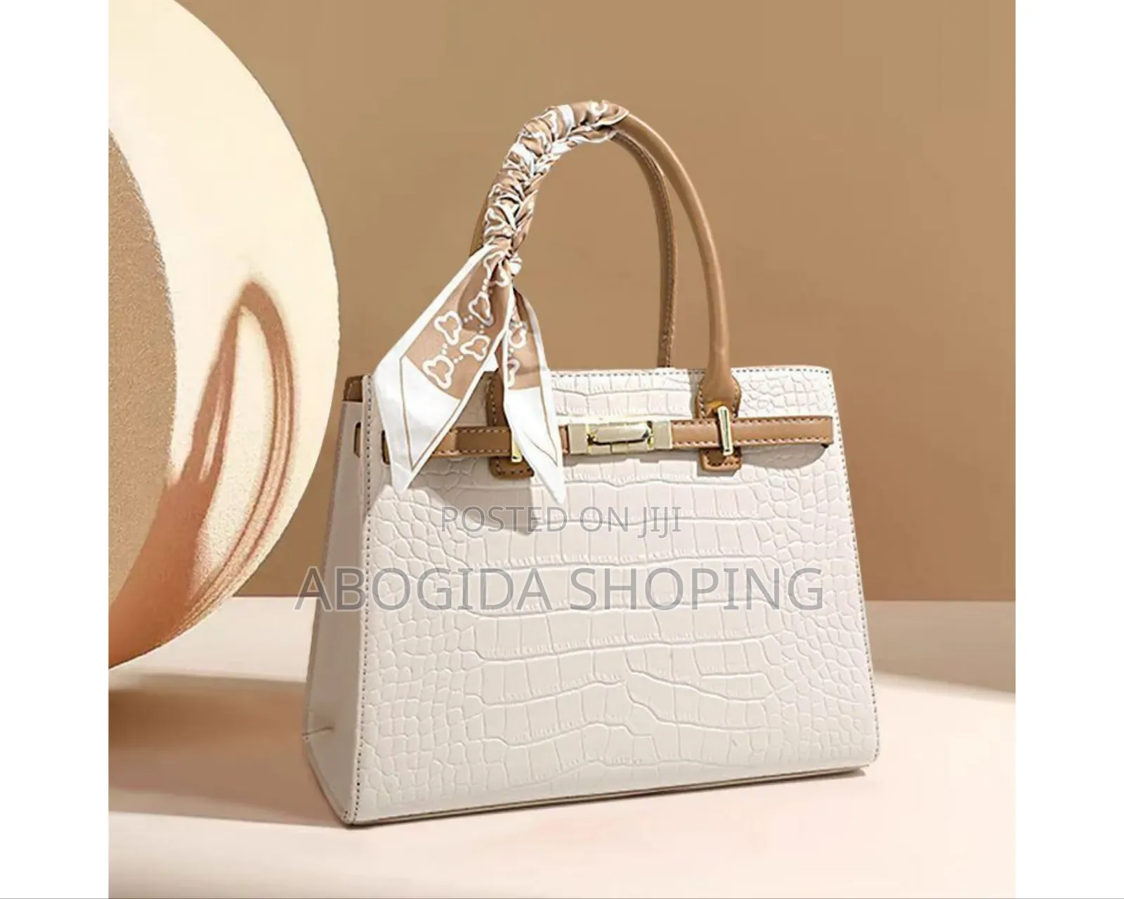 Modern Women’S Handbag With Elegant Accents