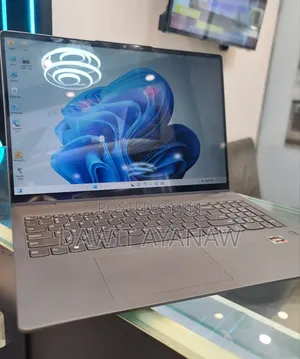 Photo - New Laptop Lenovo 8GB AMD Ryzen 7 SSD 512GB