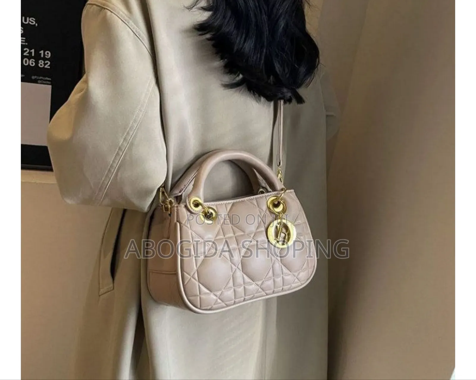 Elegant Women’S Handbag for Everyday Sophistication