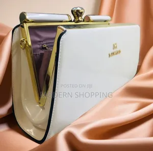 Versatile Chic: Modern Satchel Handbag