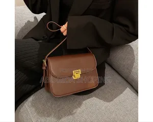 Chic Handbag That Redefines Elegance