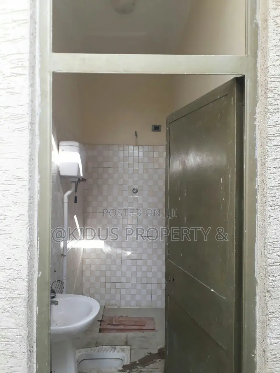 3bdrm House in Around@ Opposite To, Nifas Silk-Lafto for rent