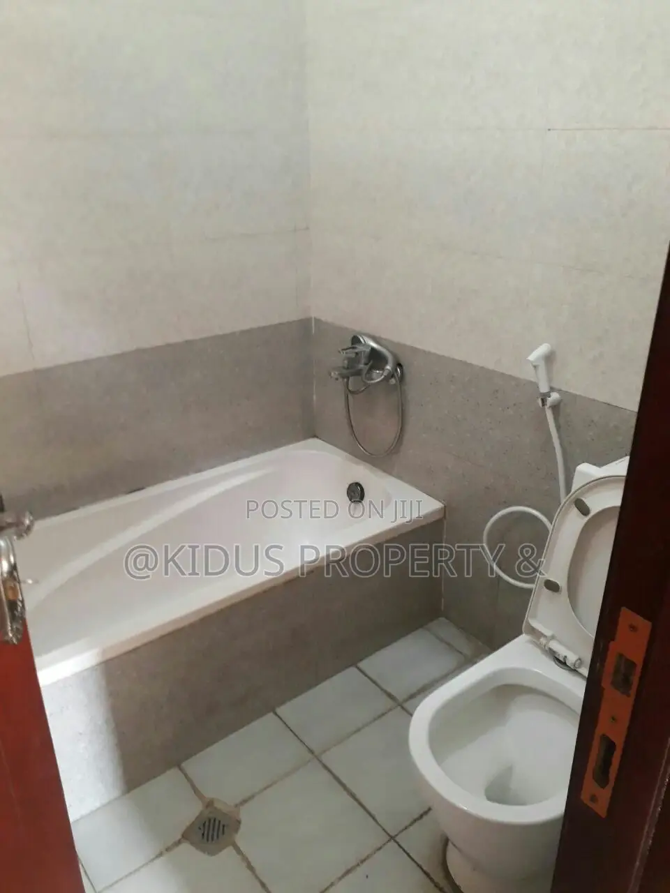 3bdrm House in Around@ Opposite To, Nifas Silk-Lafto for rent