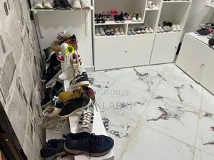 # የልጆች ጫማ እና ልብስ ሱቅ ሽያጭ አሰከነቃዉ