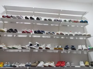 # የልጆች ጫማ እና ልብስ ሱቅ ሽያጭ አሰከነቃዉ