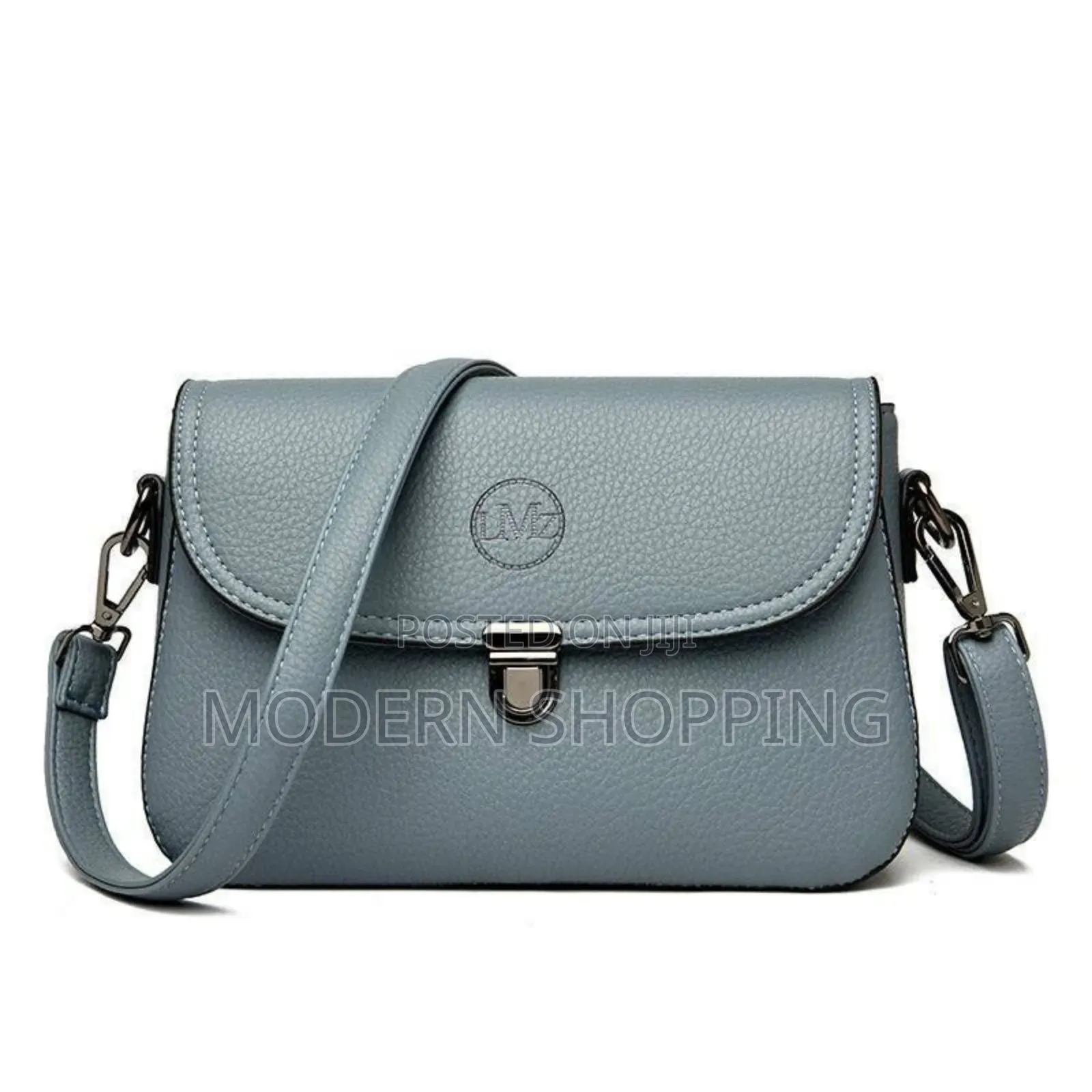 Minimalist Luxury: Sleek Leather Shoulder Bag