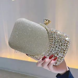 High-End Glamour: Metallic Accent Crossbody Bag
