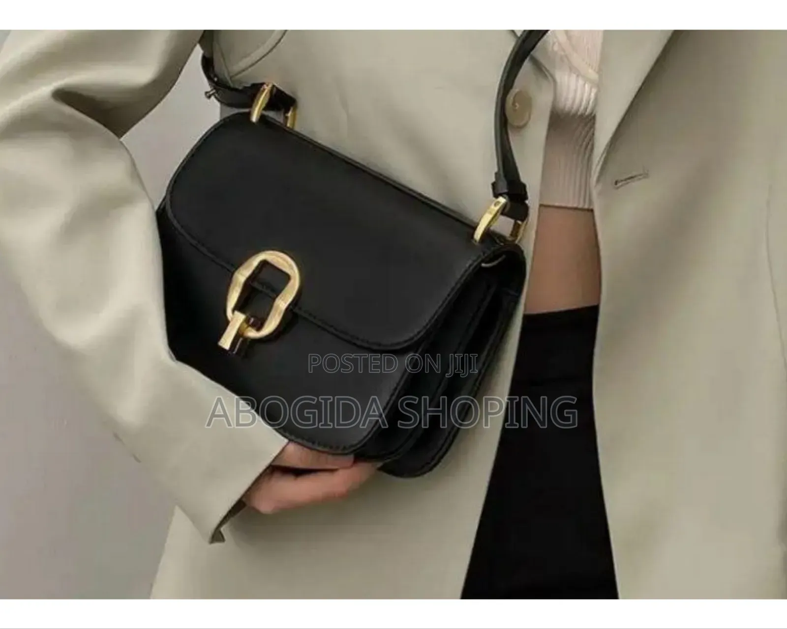 Modern Women’S Handbag With Unique Charm
