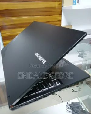 New Laptop Gigabyte AERO 15 16GB Intel Core I7 SSD 1T