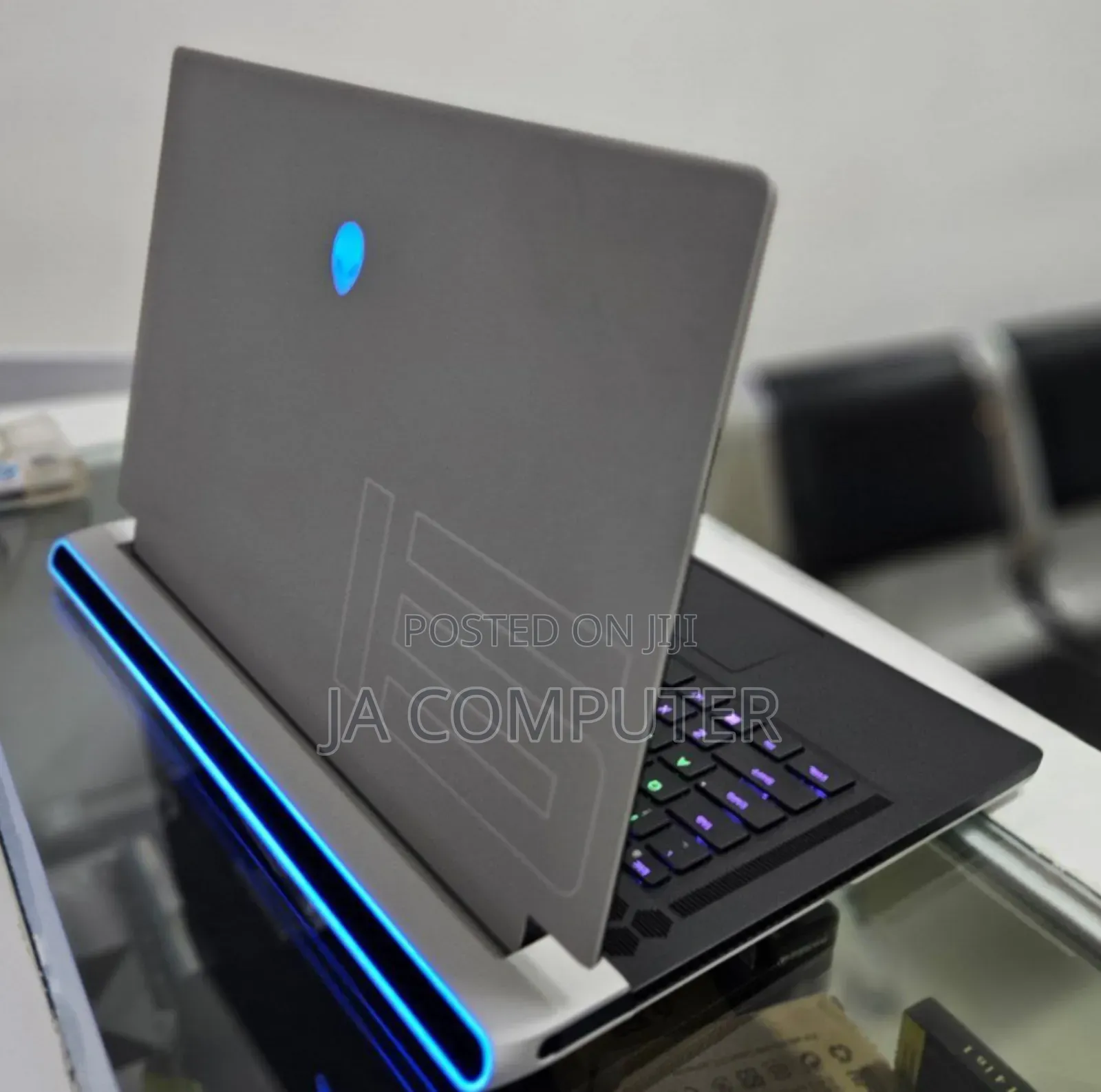 New Laptop Alienware M17x R2 32GB Intel Core I7 SSD 1T