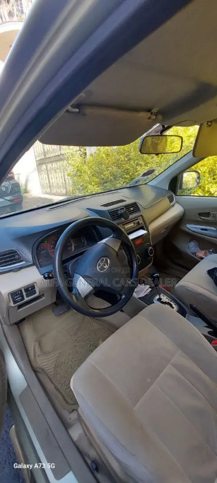 Toyota Avanza 2013 Gold