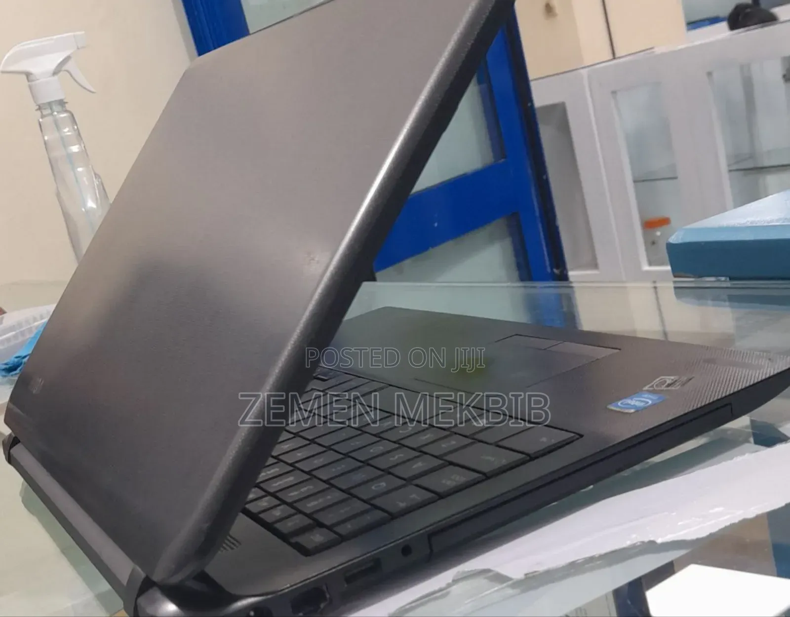 New Laptop Toshiba 4GB Intel Xeon HDD 500GB