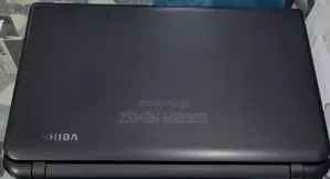 New Laptop Toshiba 4GB Intel Xeon HDD 500GB