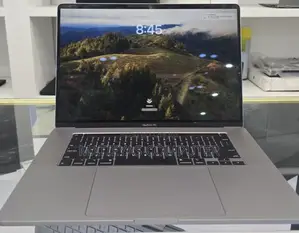 Photo - New Laptop Apple MacBook Pro 2019 32GB Intel Core I9 SSD 1T