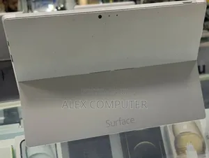New Laptop Microsoft Surface 8GB Intel Core I5 SSD 256GB