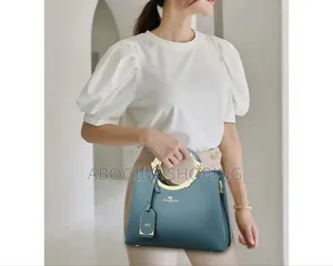 Photo - Sophisticated Handbag for the Modern Fashionista