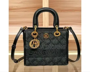 Photo - Sophisticated Handbag for the Style Enthusiast