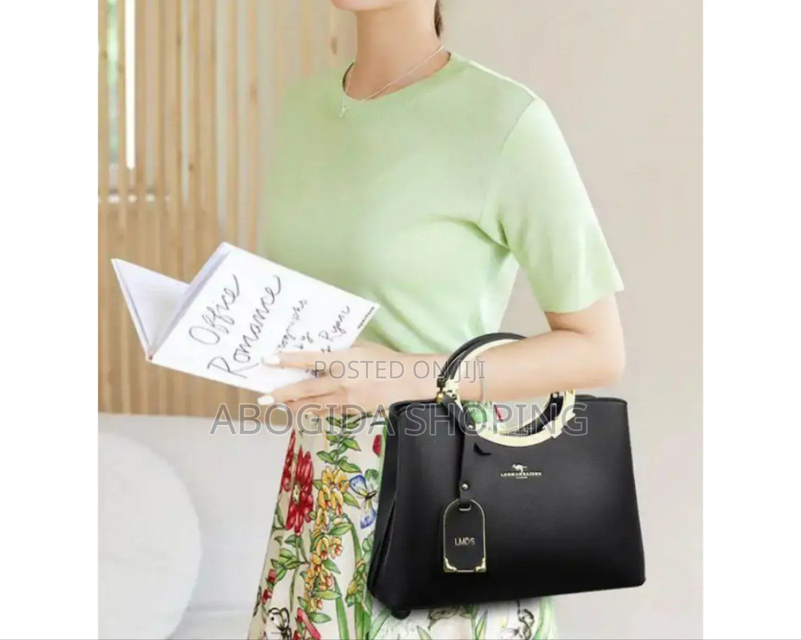 Stylish Women’S Handbag for a Bold Statement