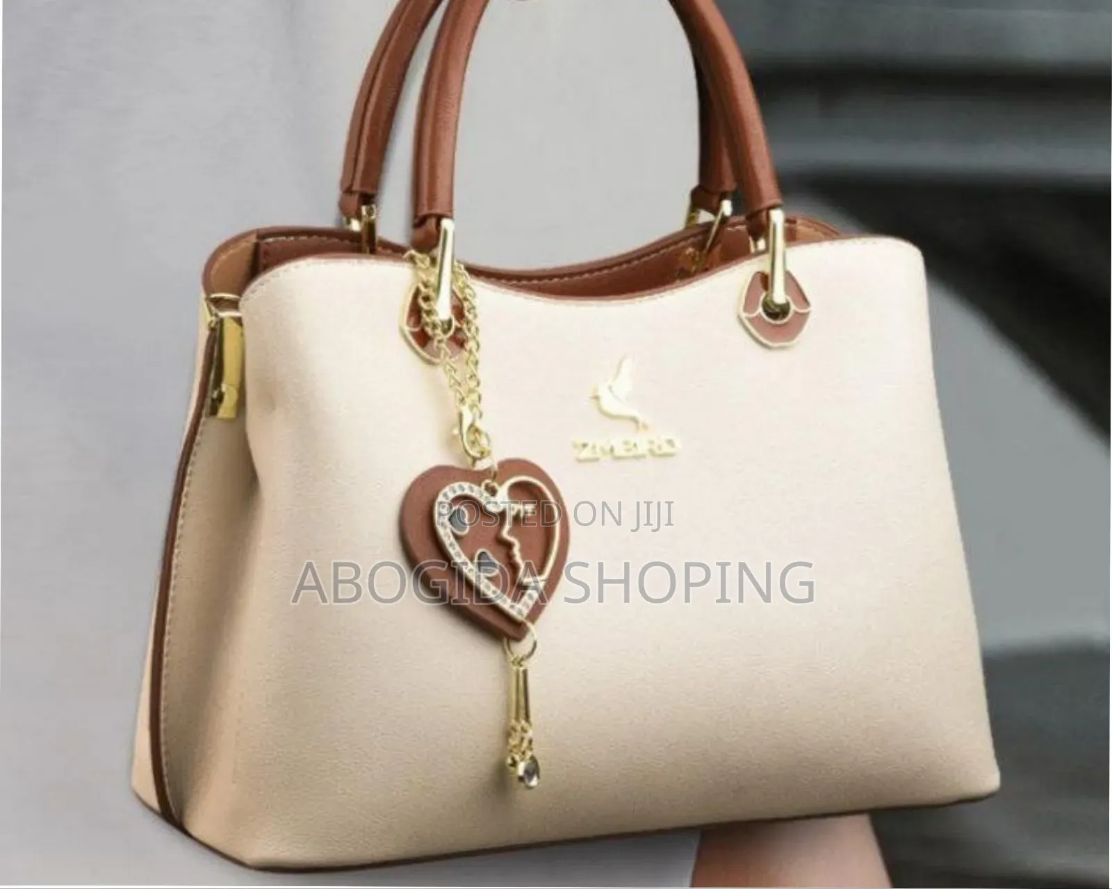 Luxury Women’S Handbag With Unique Flair