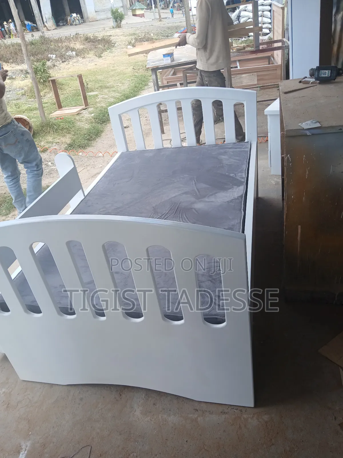 የልጆች አልጋ ፅድት ብሎ የተሠራ 100*170cm