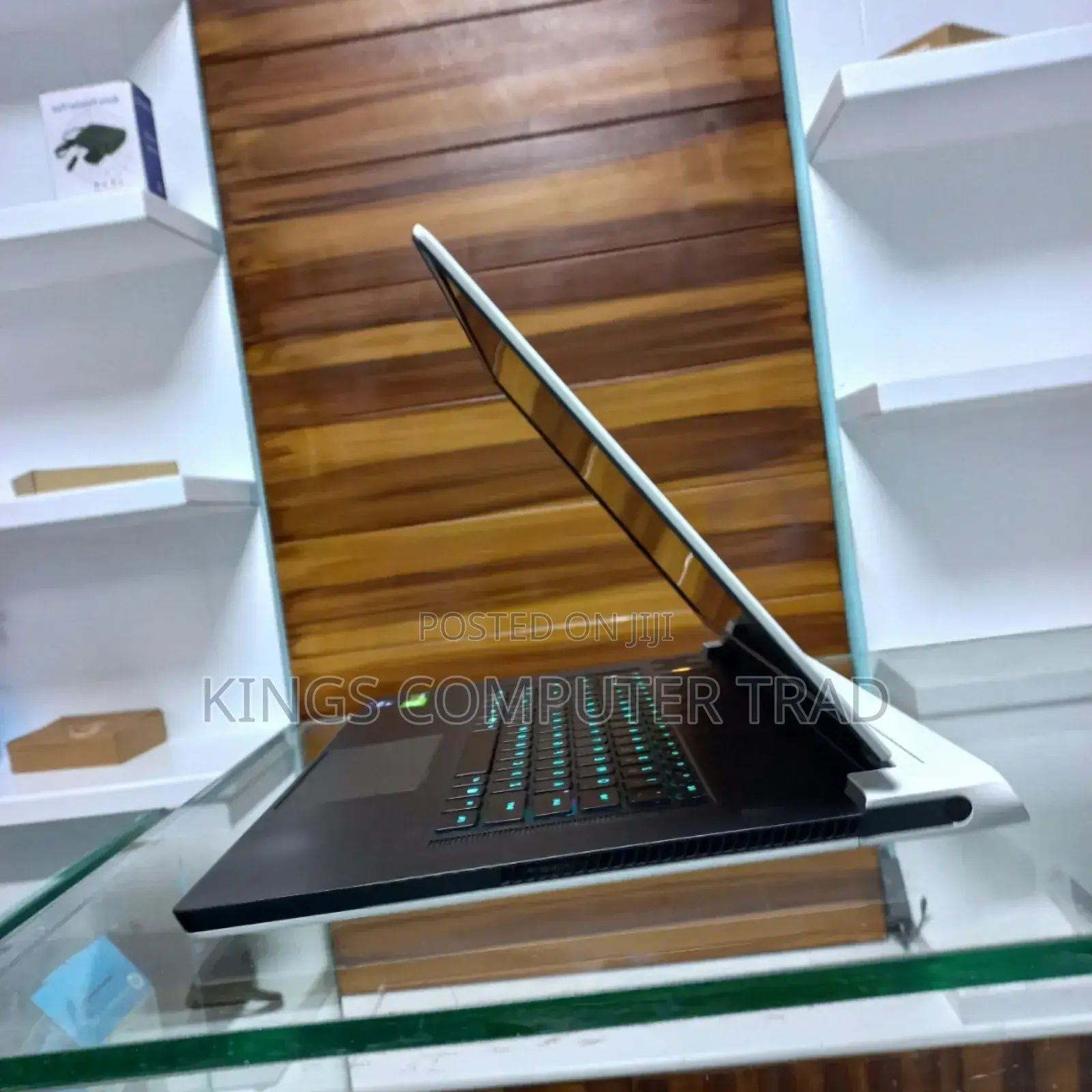 New Laptop Alienware M17x R2 16GB Intel Core I7 SSD 512GB