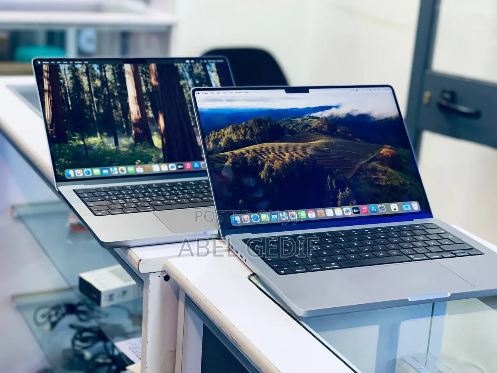 New Laptop Apple MacBook Pro M1 16GB Apple M1 Pro SSD 512GB