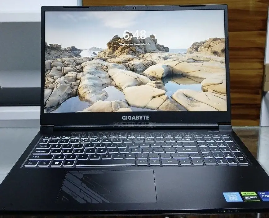 New Laptop Gigabyte AORUS 15G 16GB Intel Core I7 SSD 1T