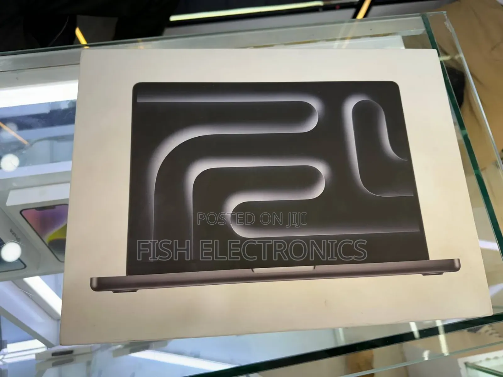 New Apple MacBook Pro 2023 M3 14-Inch 18GB Apple M3 Pro SSD 512GB