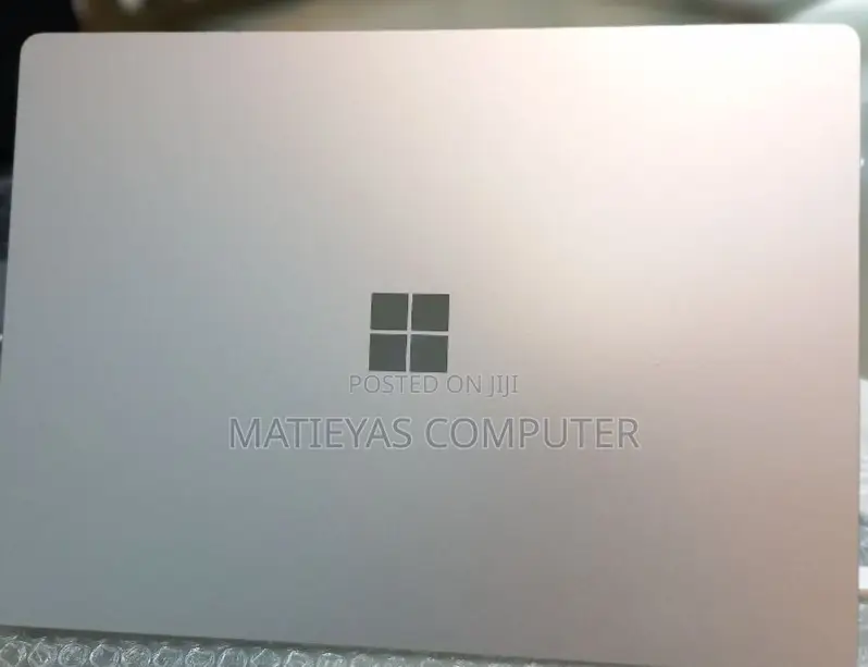 New Laptop Microsoft Surface 16GB Intel Core I7 SSD 512GB