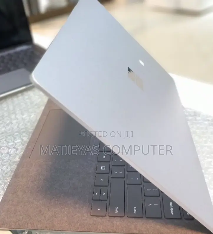 New Laptop Microsoft Surface 16GB Intel Core I7 SSD 512GB