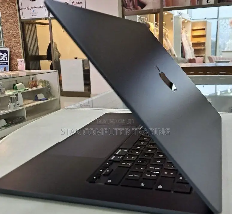 New Laptop Apple MacBook Air 2023 M2 8GB Apple M2 SSD 512GB