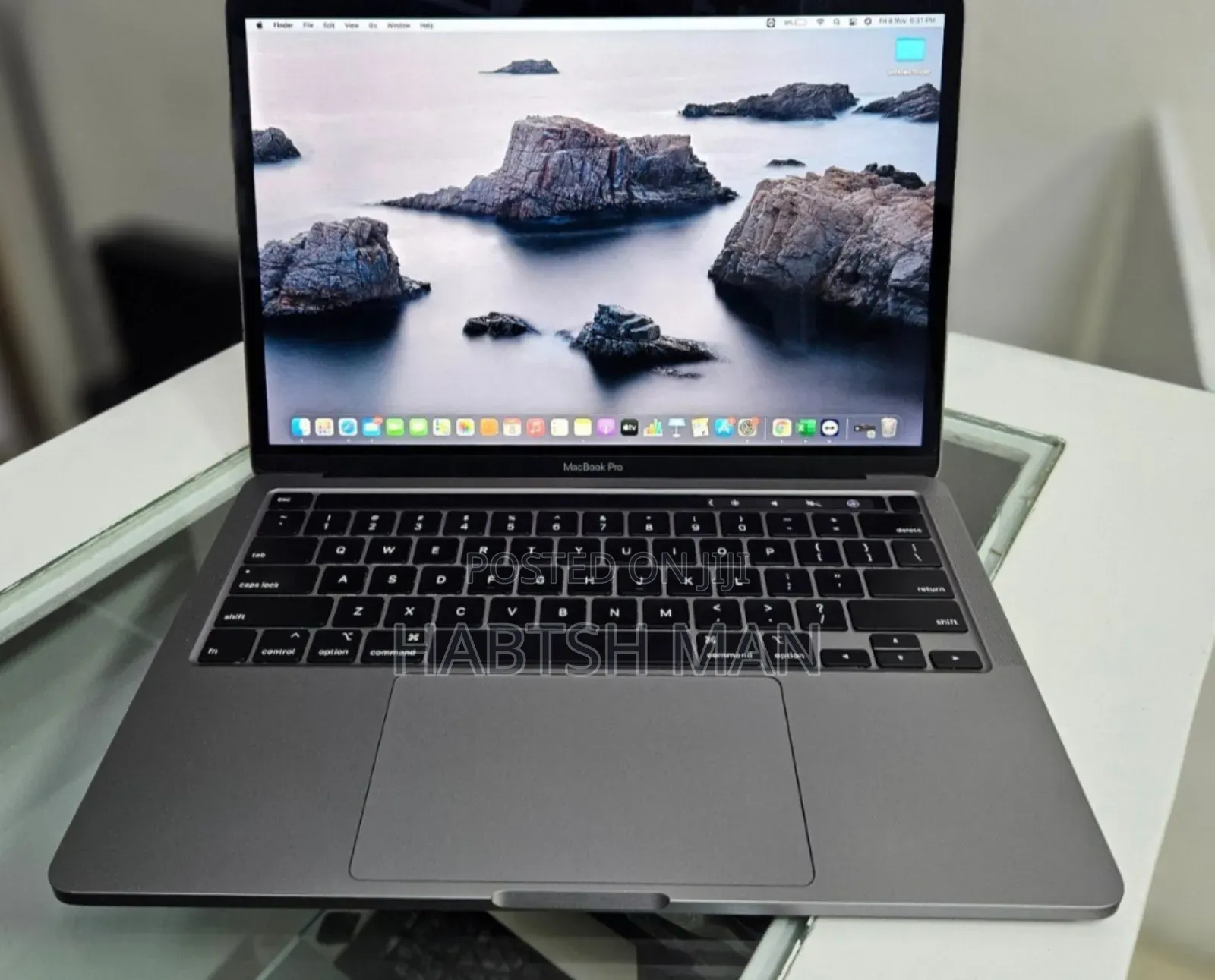 New Laptop Apple MacBook Pro 2019 8GB Intel Core I5 SSD 256GB