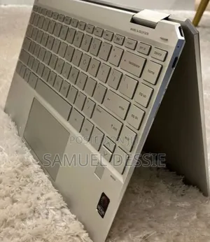 New Laptop HP Spectre X360 8GB Intel Core I5 SSD 512GB