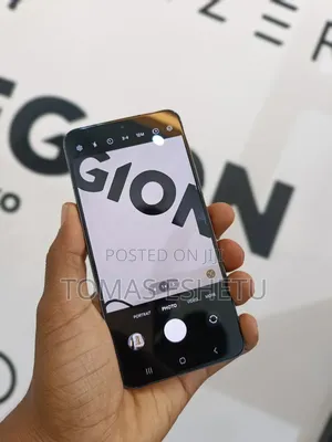 Photo - New Samsung Galaxy S22 5G 256 GB Black