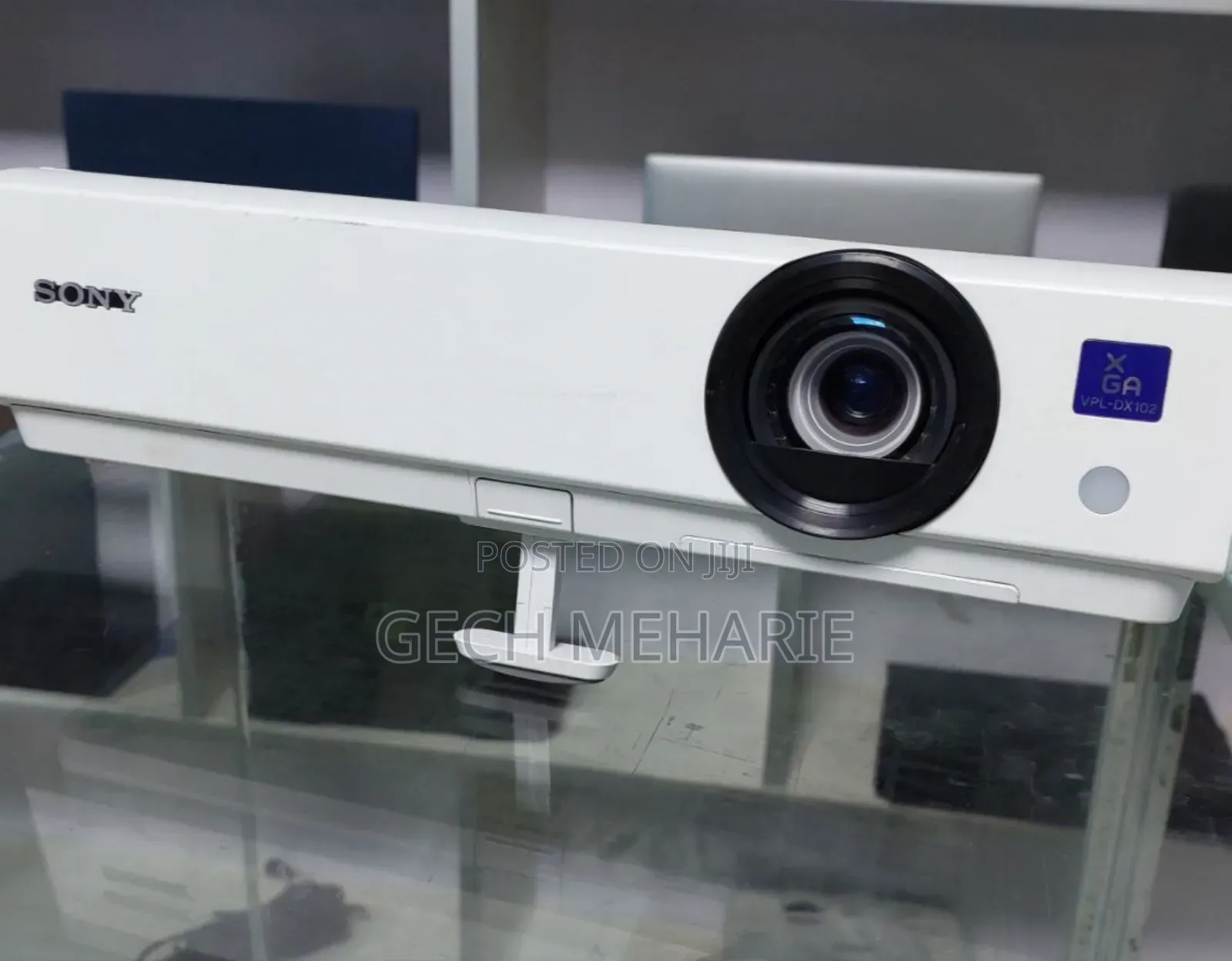 HIGH QUALITY SONY Dx 102 PROJECTOR Brand New Sony