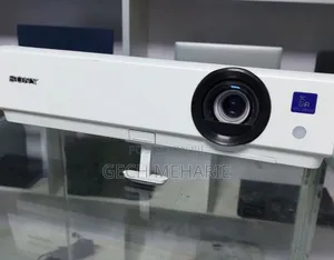 HIGH QUALITY SONY Dx 102 PROJECTOR Brand New Sony