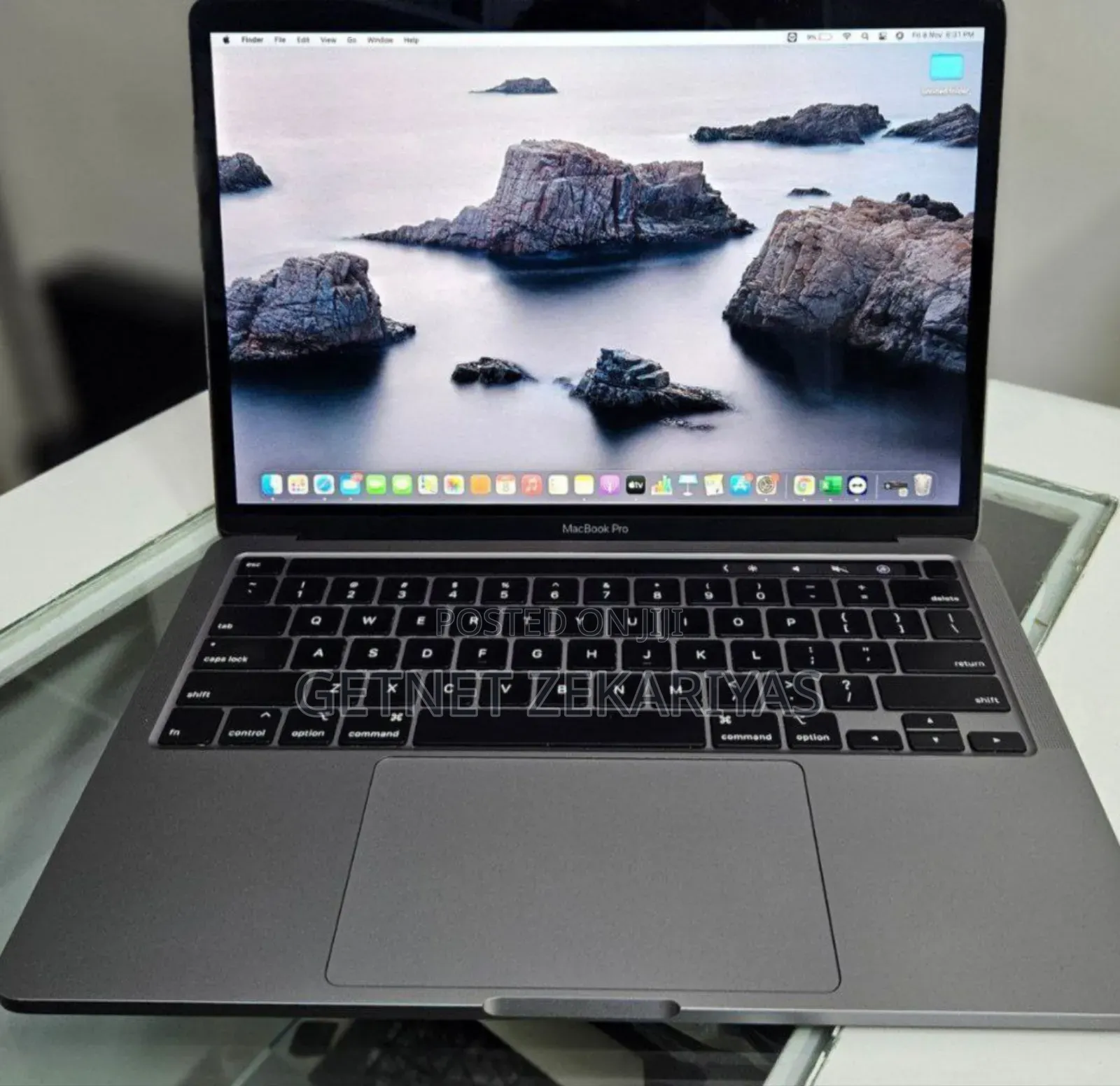 New Laptop Apple MacBook Pro 2019 8GB Intel Core I5 SSD 256GB